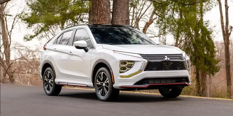 Side profile of the 2024 Mitsubishi Eclipse Cross.