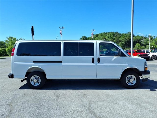 2025 Chevrolet Express LT Passenger