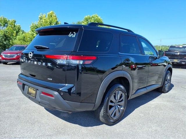 2025 Nissan Pathfinder SV