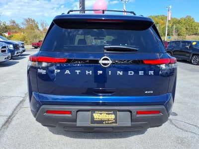 2025 Nissan Pathfinder SV