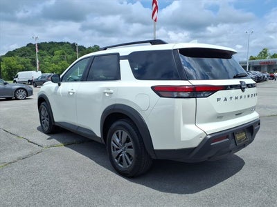 2024 Nissan Pathfinder SV