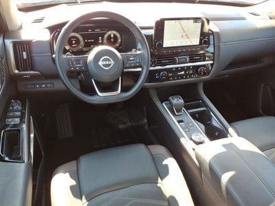 2025 Nissan Pathfinder Platinum