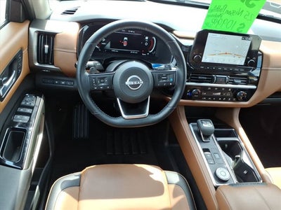 2025 Nissan Pathfinder Platinum