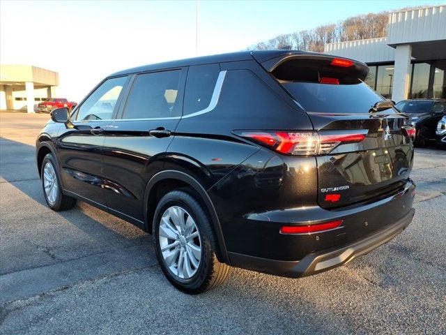 2025 Mitsubishi Outlander ES