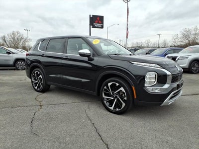 2023 Mitsubishi Outlander SE