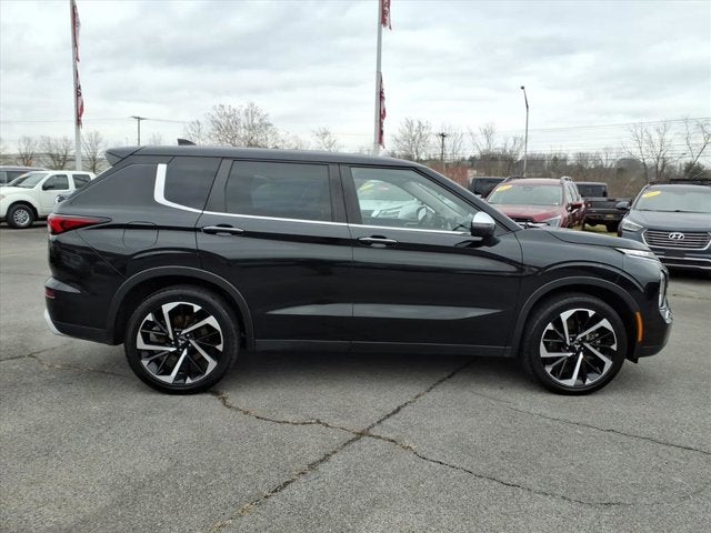 2023 Mitsubishi Outlander SE