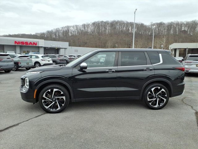 2023 Mitsubishi Outlander SE