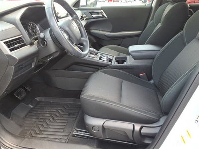 2024 Mitsubishi Outlander ES