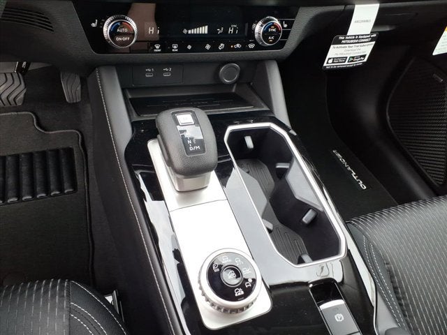 2026 Mitsubishi Outlander ES