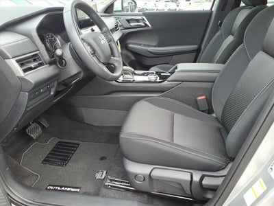 2026 Mitsubishi Outlander ES