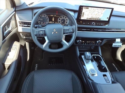 2026 Mitsubishi Outlander ES