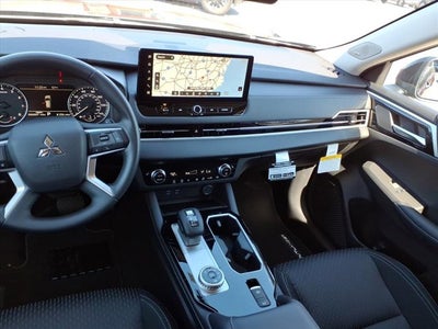 2026 Mitsubishi Outlander ES