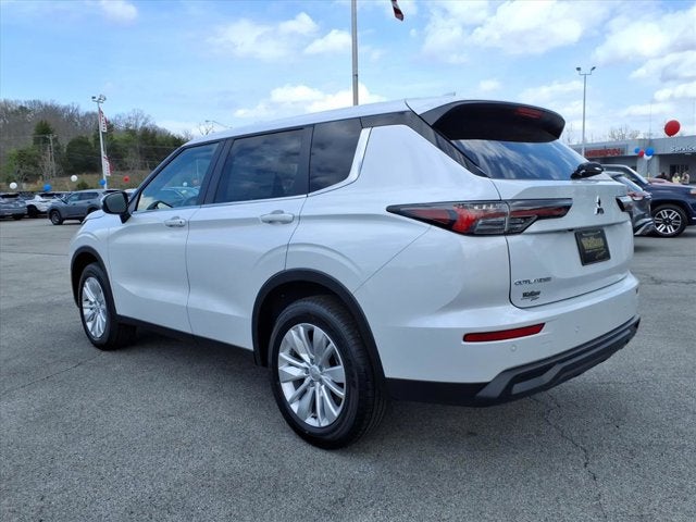 2026 Mitsubishi Outlander ES