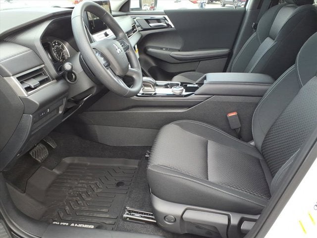 2026 Mitsubishi Outlander ES