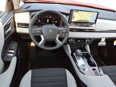 2025 Mitsubishi Outlander SE