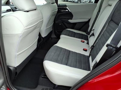 2026 Mitsubishi Outlander SE