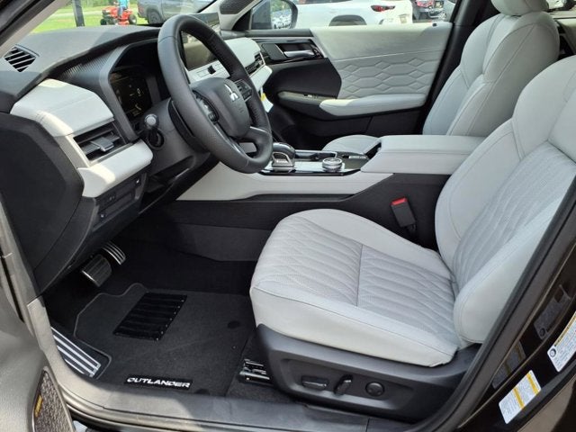 2025 Mitsubishi Outlander SEL Platinum Edition
